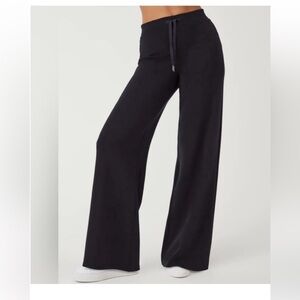 Spanx Air Essential Wide Leg Pants in Black Medium